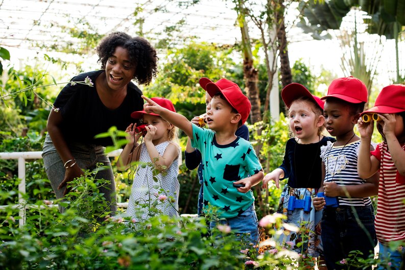 Outdoor Sensory Play for Preschoolers: Exploring Nature’s Classroom